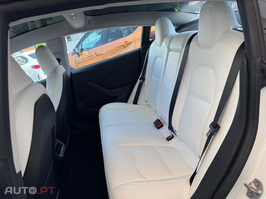 Tesla Model 3 Standard Range Plus RWD