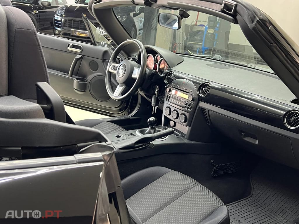 Mazda MX-5 1.8 MZR Emotion