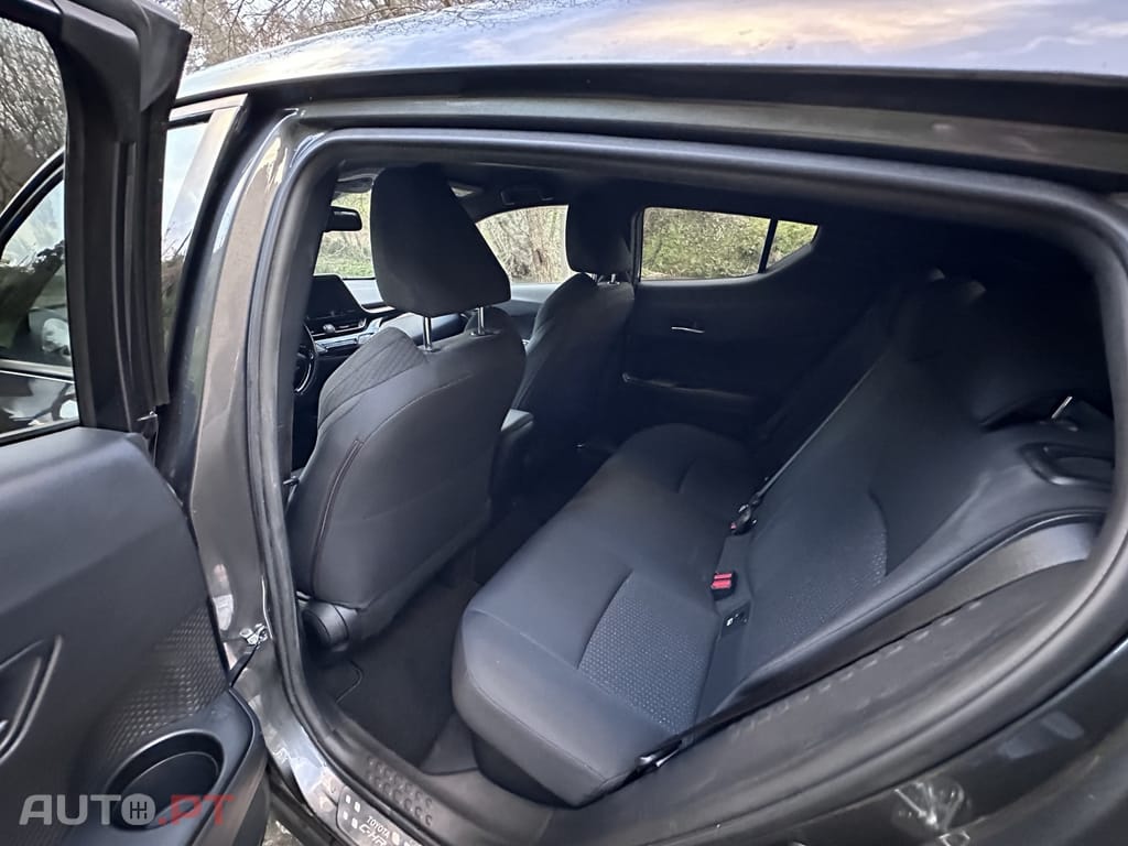 Toyota C-HR 1.8 Hybrid Lounge