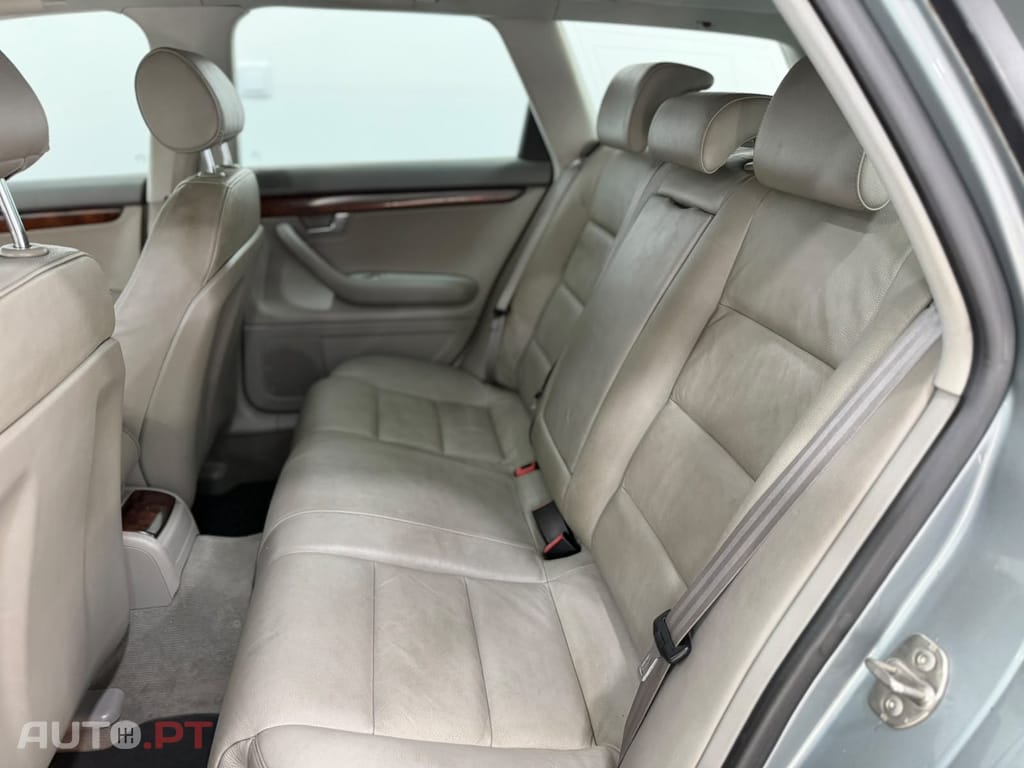 Audi A4 Avant 2.0 TDi S-line