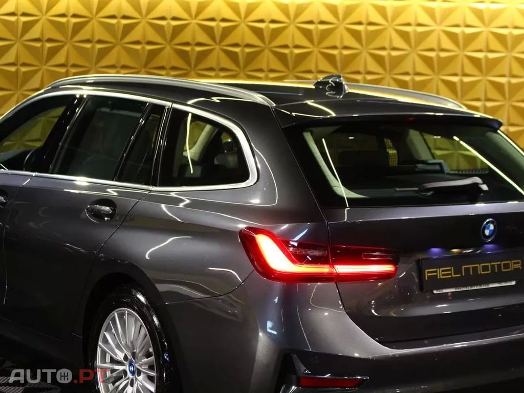 BMW 320 e Line Luxury Auto