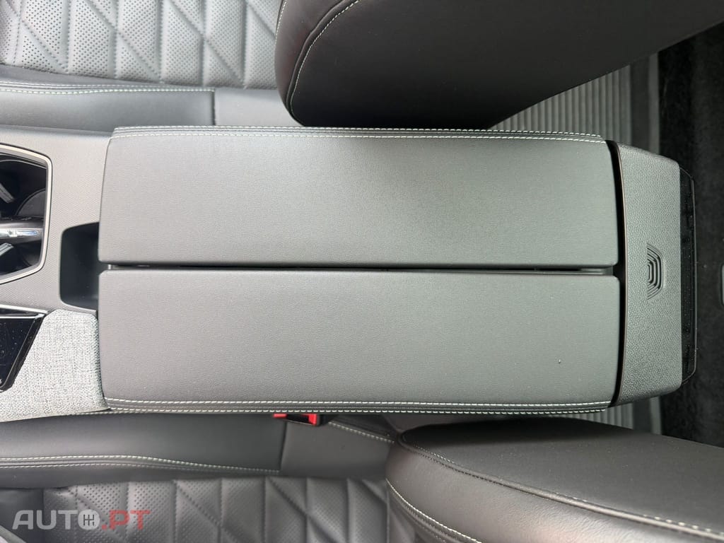 Peugeot E-5008 73 kWh GT