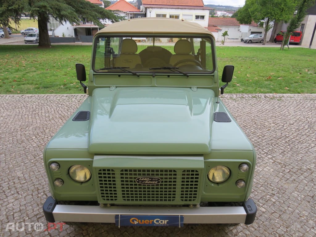 Land Rover Defender TD4 PUMA HERITAGE