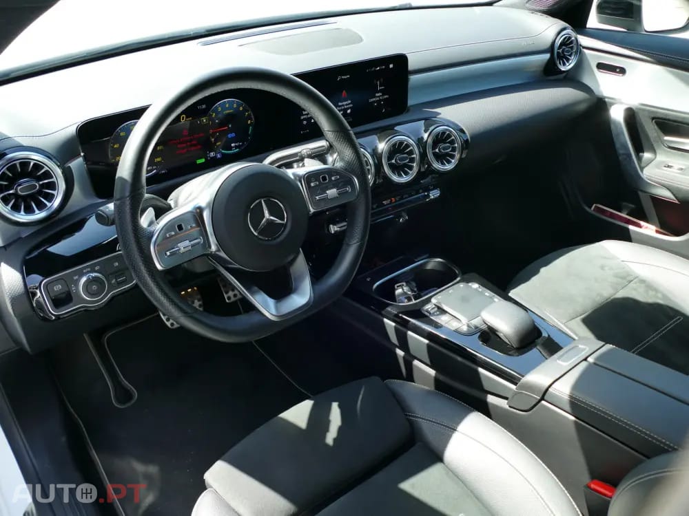 Mercedes-Benz CLA 250 e Shooting Brake AMG Line