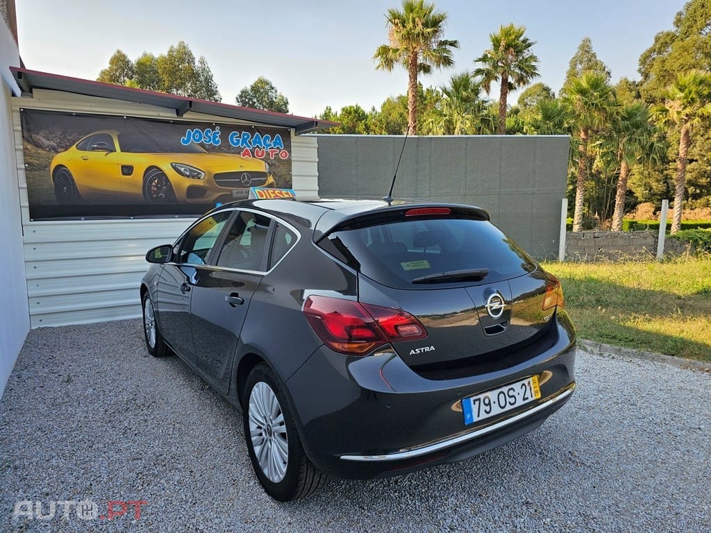 Opel Astra 1.6 CDTi Cosmo S/S J18