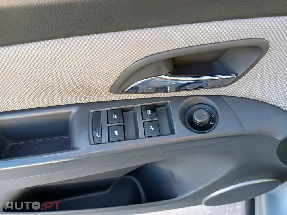 Chevrolet Cruze 1.6 LS