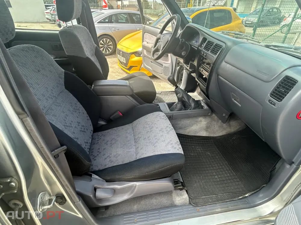 Toyota Hilux 2.5 D4-D Tracker