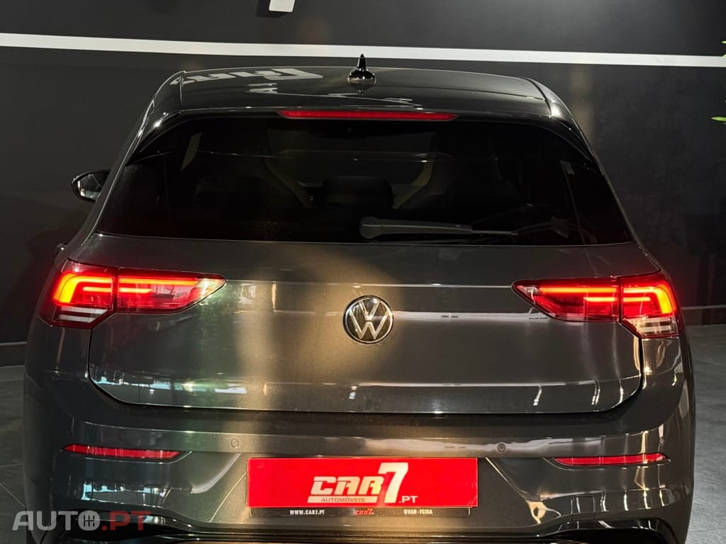 Volkswagen Golf 1.5 eTSI R-Line DSG