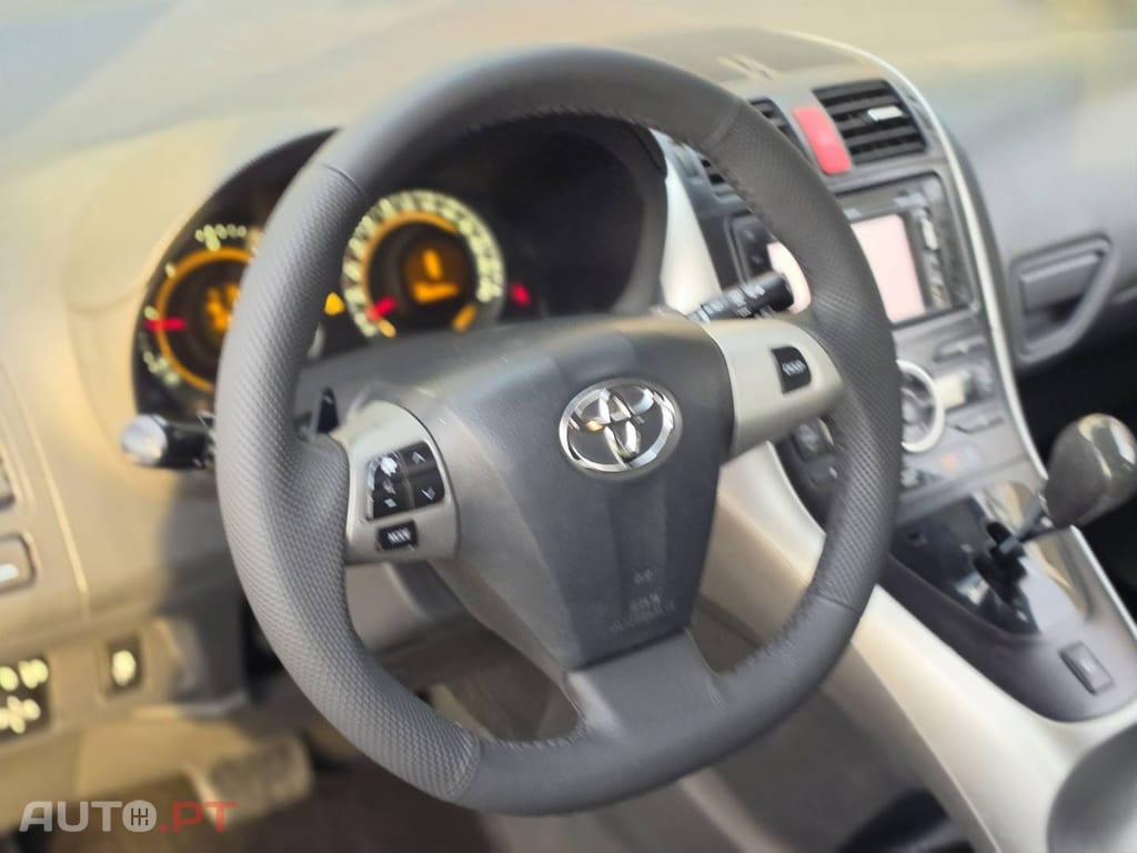 Toyota Auris 1.4 D-4D Comfort MM+Navi
