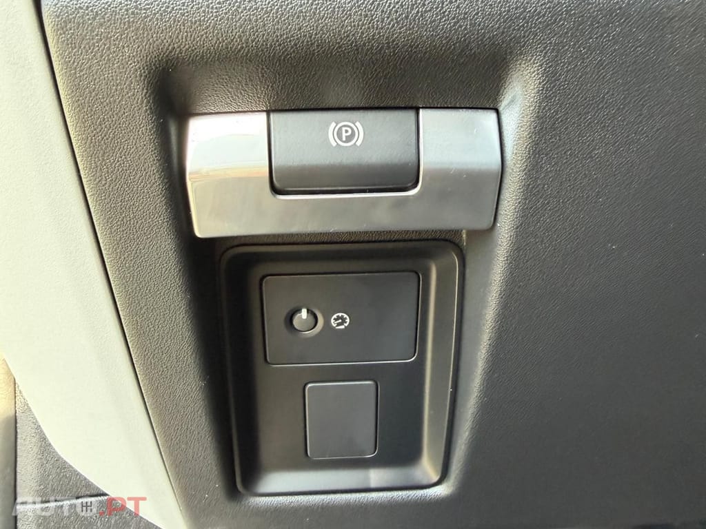 Land Rover Defender 2.0 D 110 AWD S