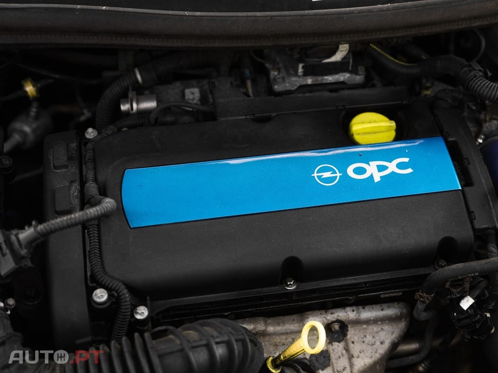 Opel Corsa 1.6 Turbo OPC