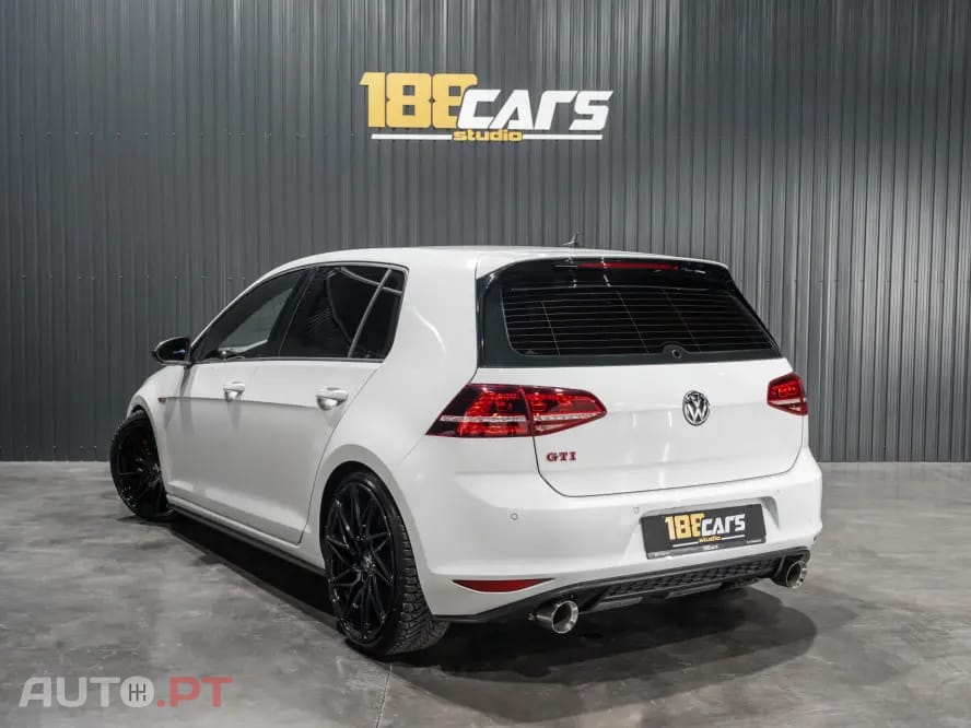 Volkswagen Golf GTI Performance BlueMotion DSG