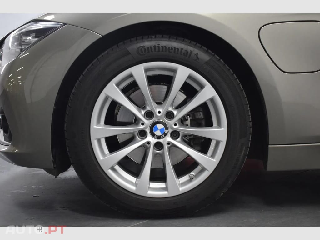 BMW 330 e iPerformance Advantage