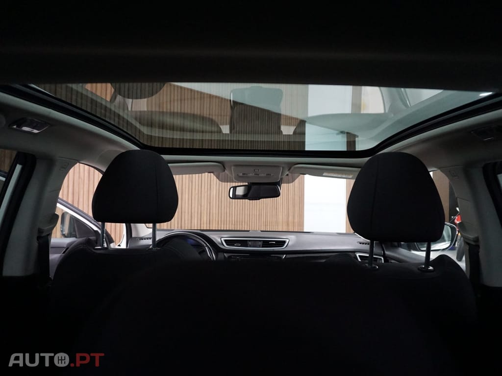 Nissan Qashqai 1.5 dCi N-Connecta J18