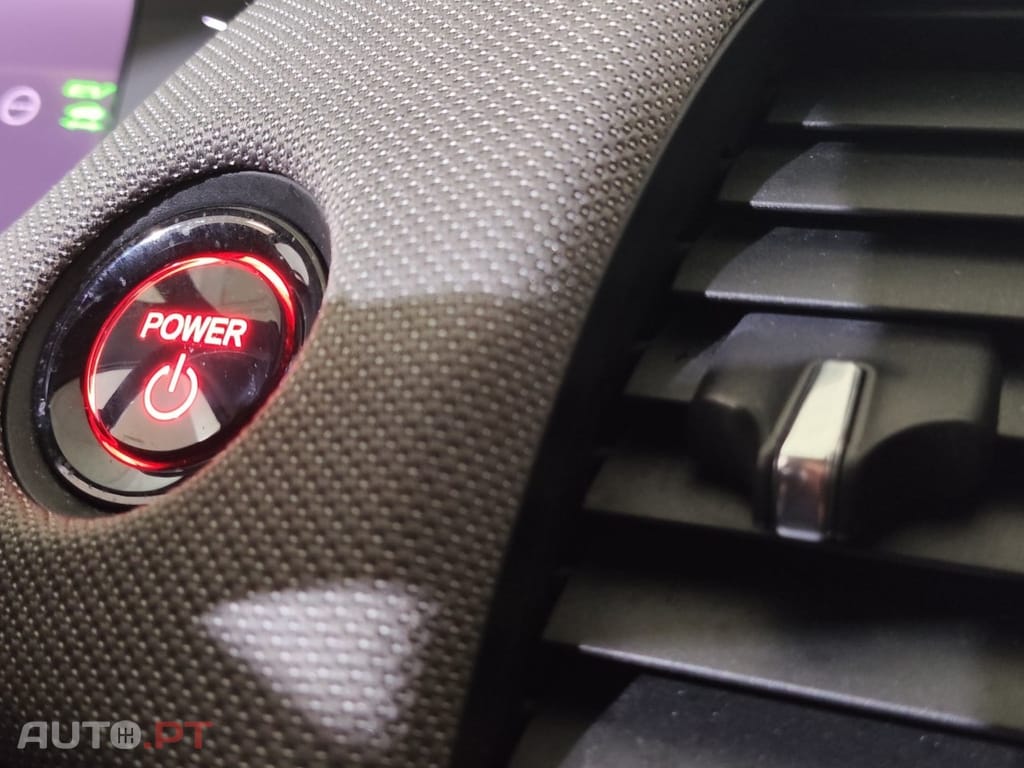 Honda Jazz 1.5i-MMD Crosstar Executive