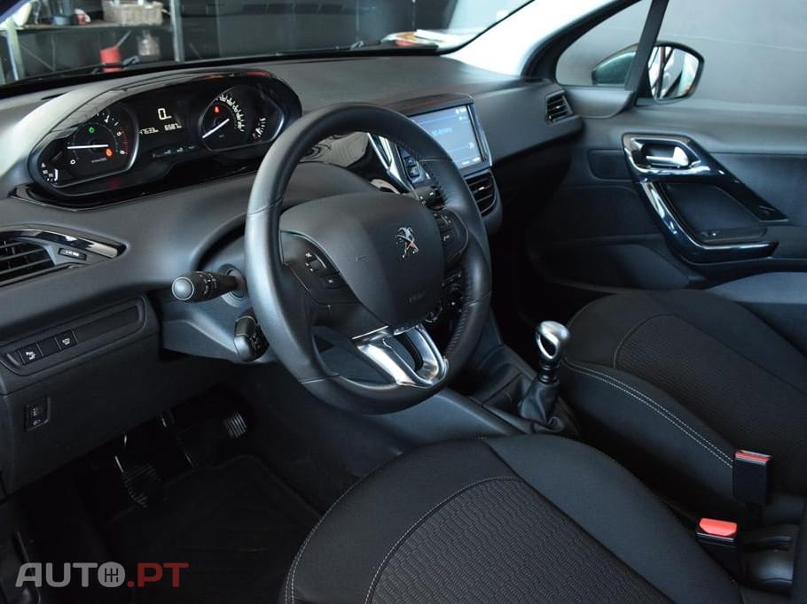 Peugeot 208 1.5 BlueHDi Signature