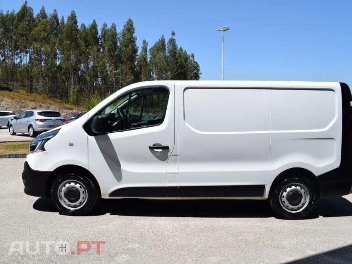 Renault Trafic 2.0 dCi L1H1 (C/ Frio)