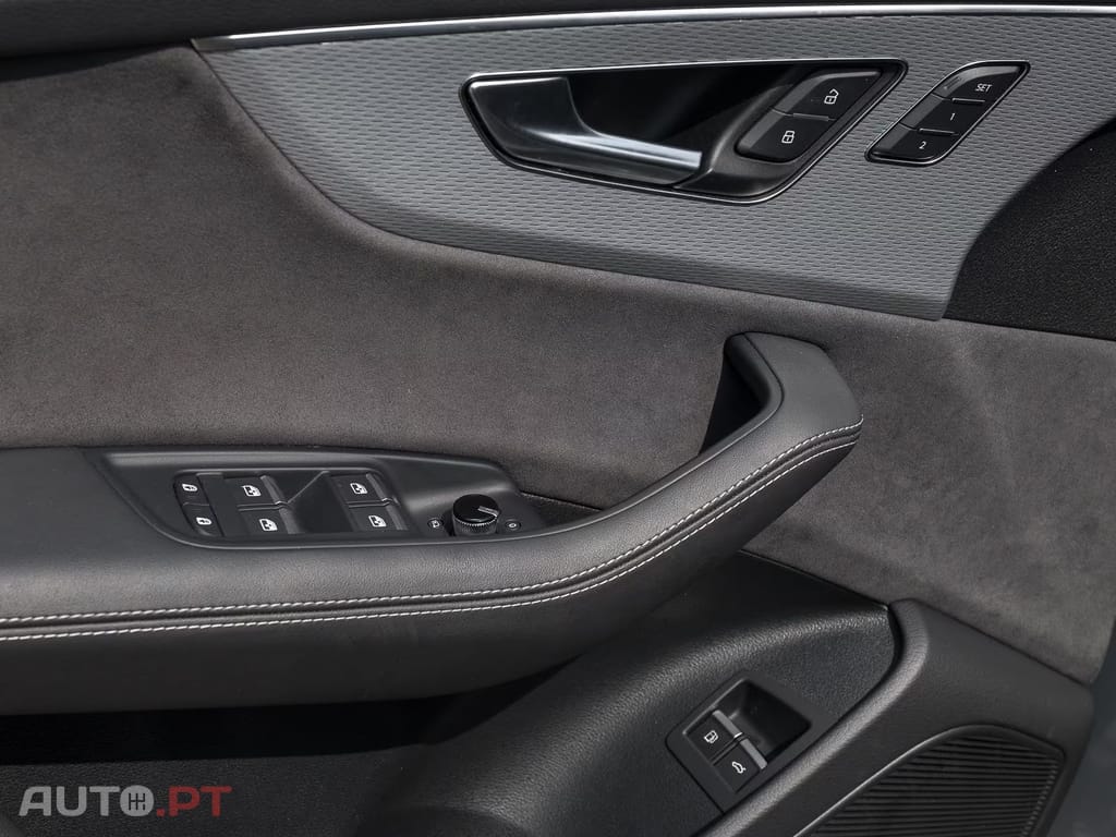 Audi Q8 55 TFSIe Q S LINE 