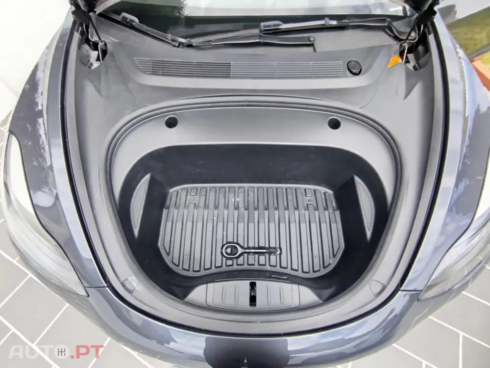 Tesla Model 3 Long-Range Dual Motor AWD