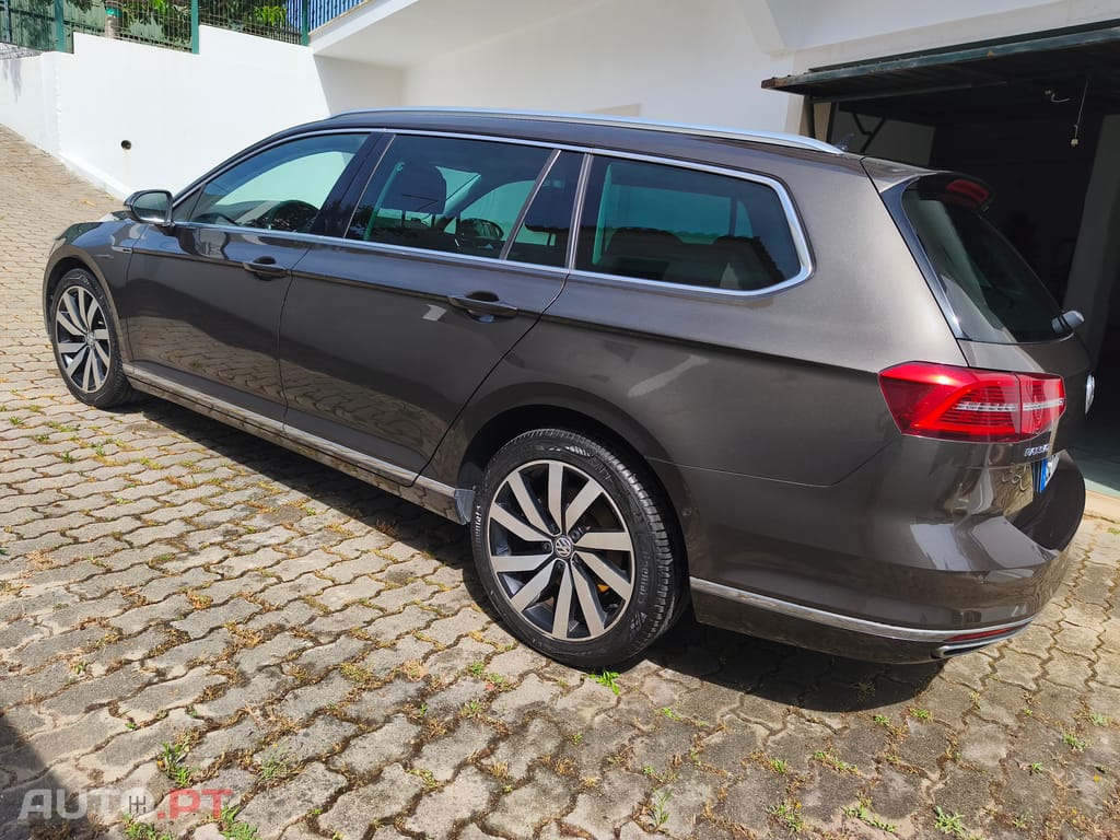Volkswagen Passat Variant biTDI 240cv 4MOTION DSG Highline