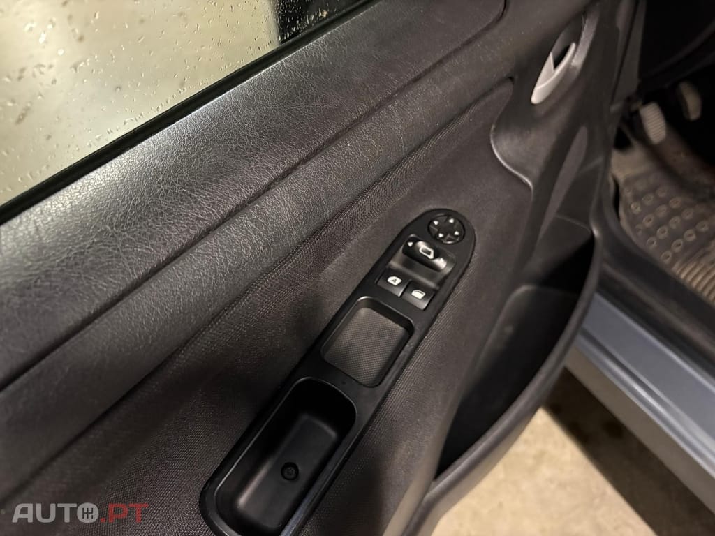 Peugeot 207 SW 1.6 HDi SE 200 Anos