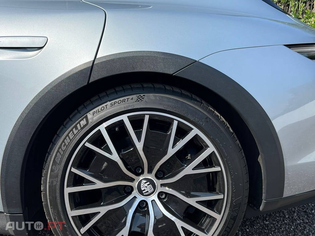 Porsche Taycan CT 4