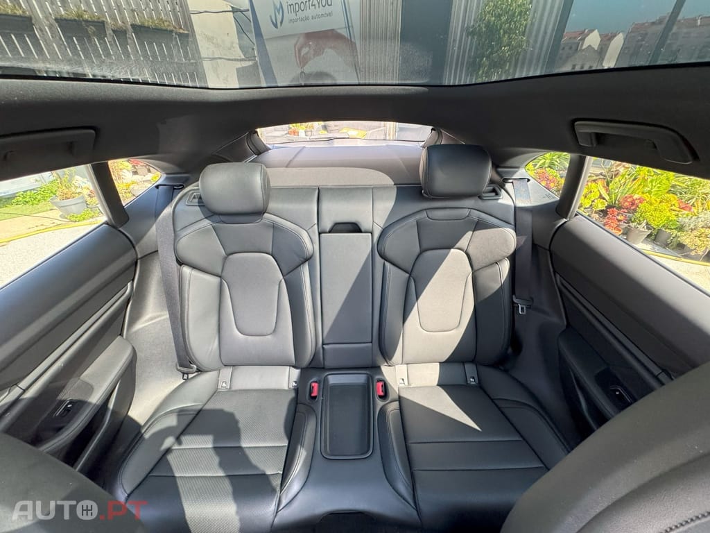 Porsche Taycan 4