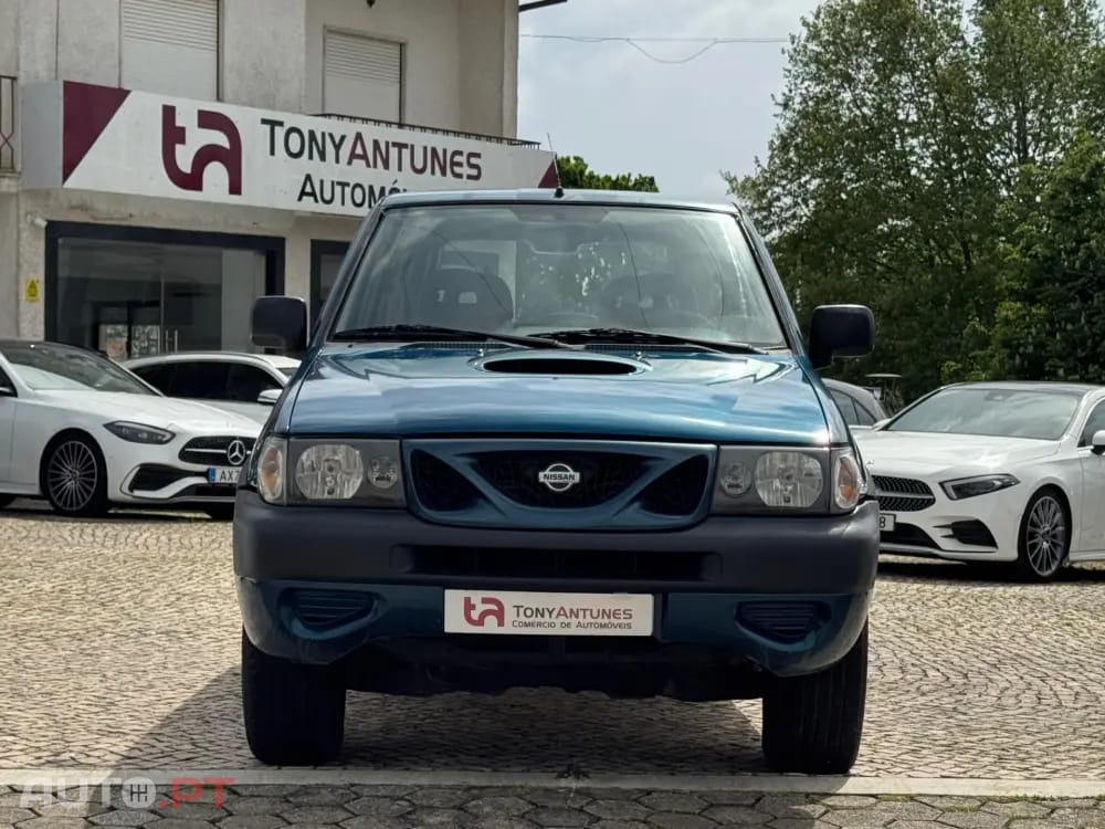 Nissan Terrano Outro