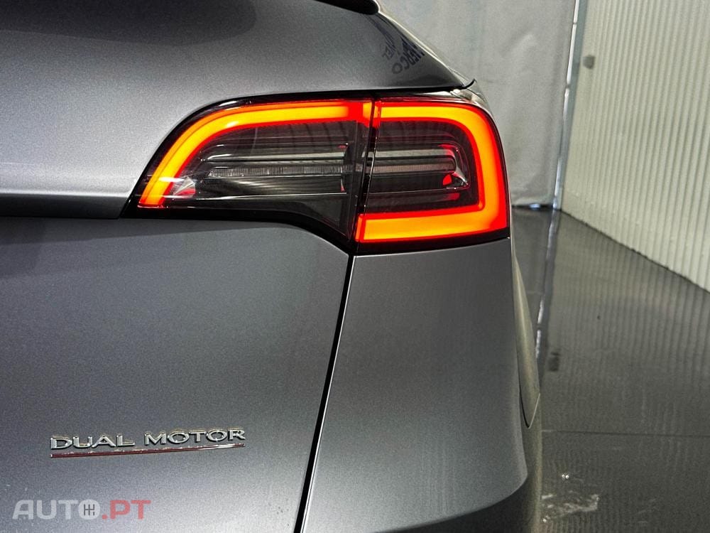 Tesla Model Y Performance Dual Motor AWD