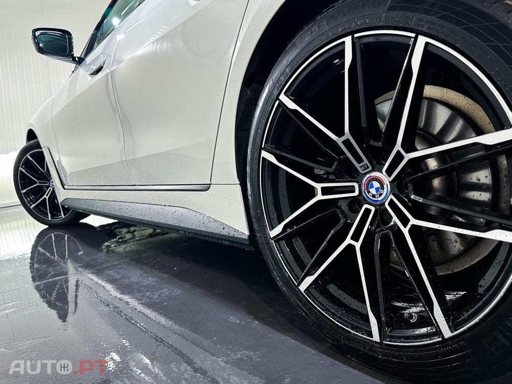 BMW i4 eDrive40 Pack Desportivo M