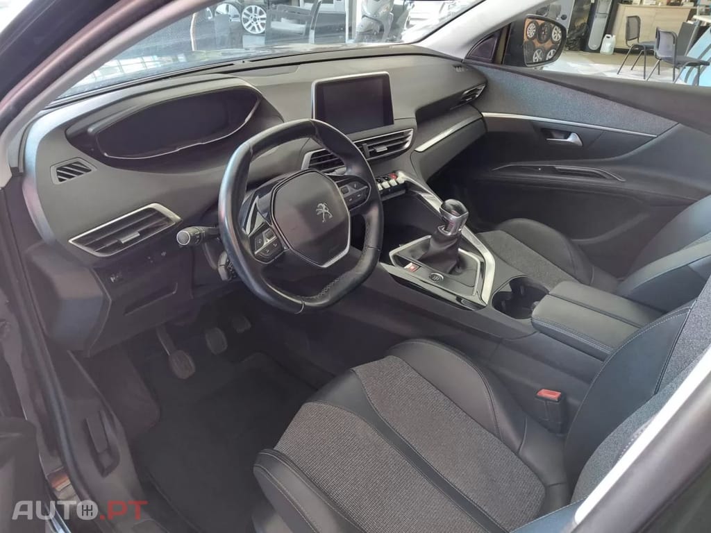 Peugeot 5008 PureTech 130 Stop & Start Active Pack