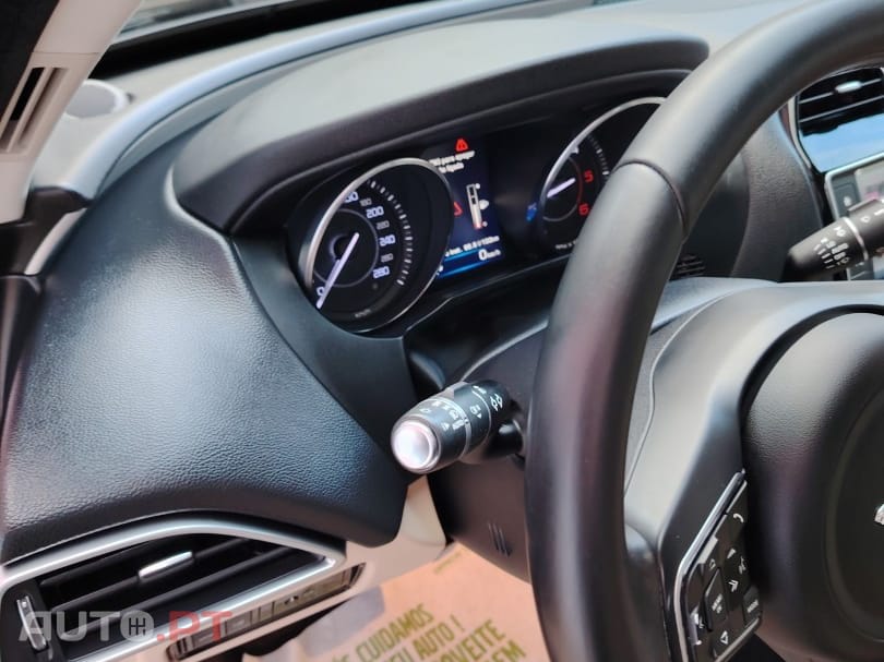 Jaguar XE 2.0 D AUTO 8 180 CV PRESTIGE COM EXTRAS