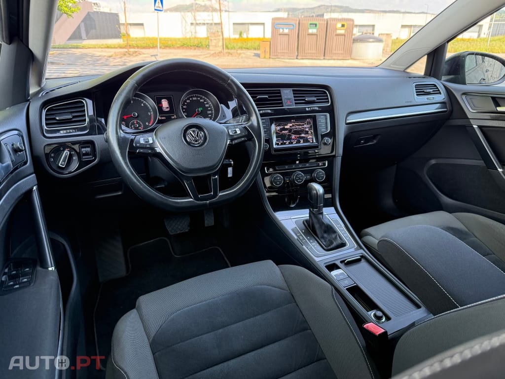 Volkswagen Golf 1.6 TDi Highline DSG