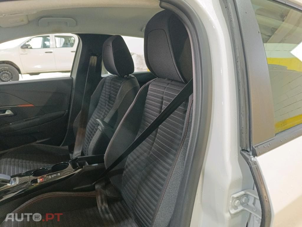 Peugeot E-208 50 kWh Active Pack