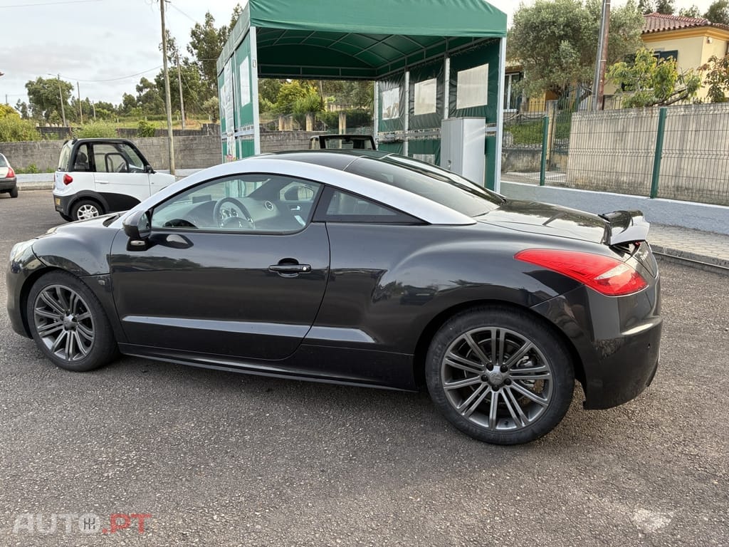 Peugeot RCZ 2.0 HDi 130g