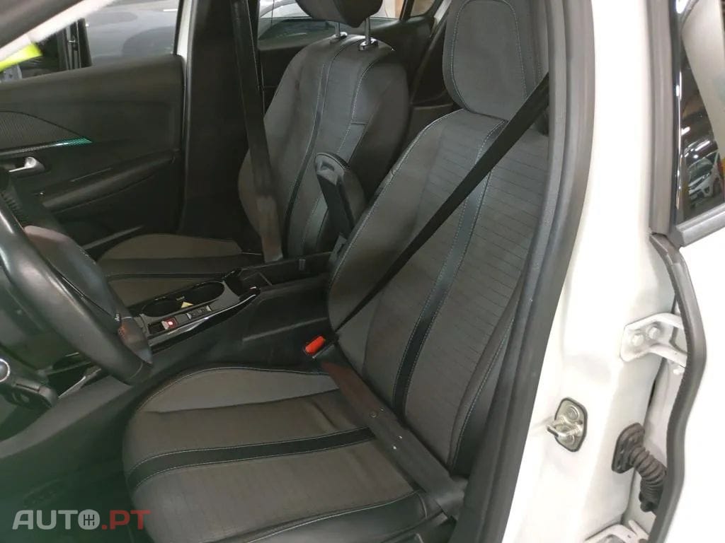 Peugeot E-208 50 kWh Allure