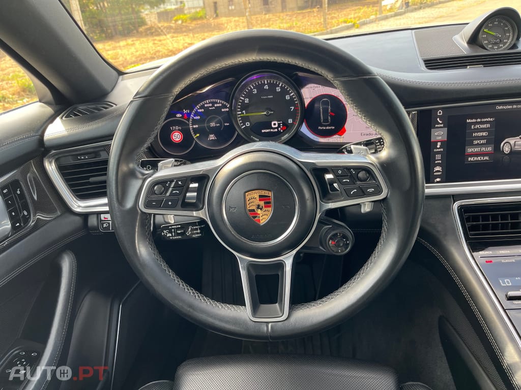 Porsche Panamera 4 E-Hybrid