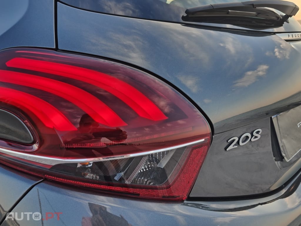 Peugeot 208 1.2 PureTech Allure EAT6