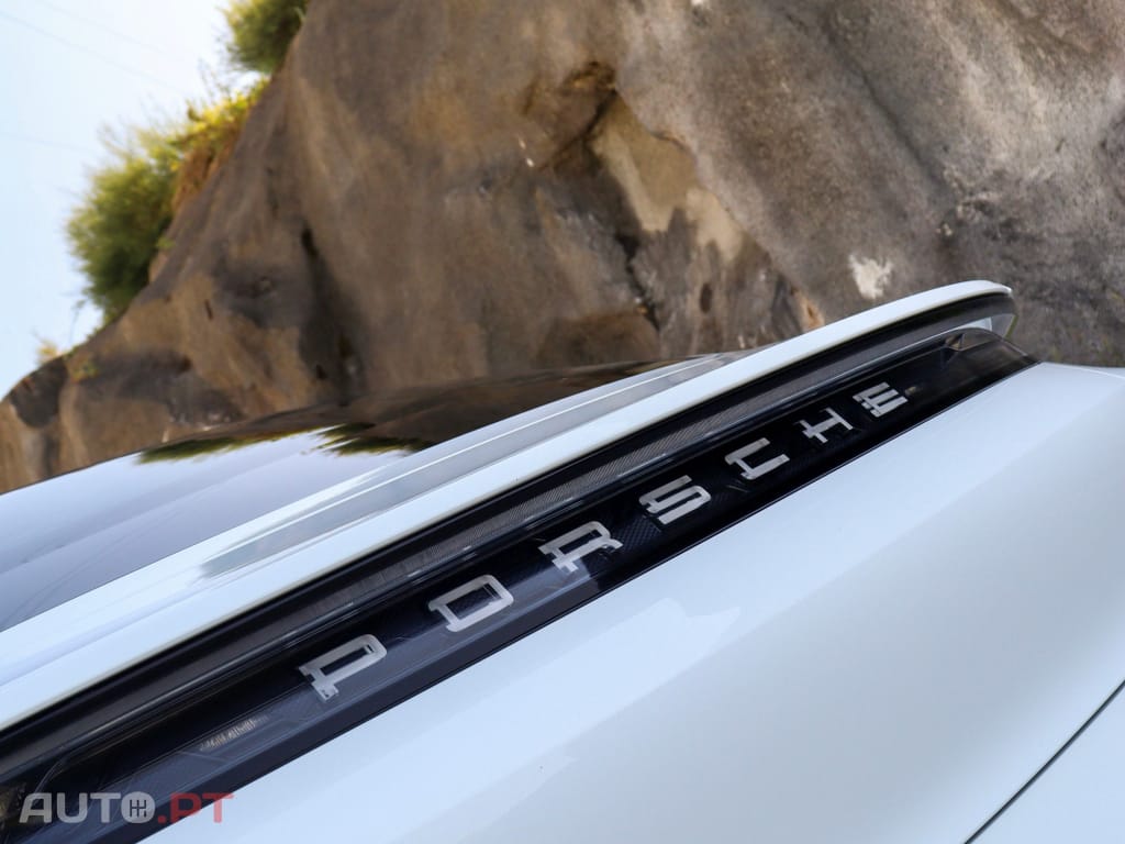 Porsche Taycan Standard