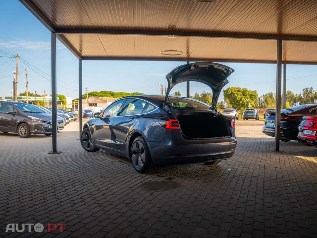 Tesla Model 3 Standard Range Plus RWD