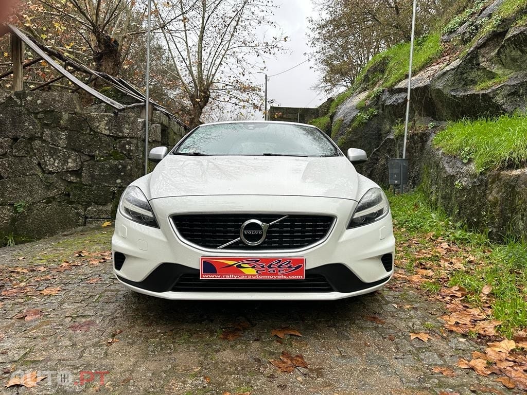 Volvo V40 2.0 D3 R-Design