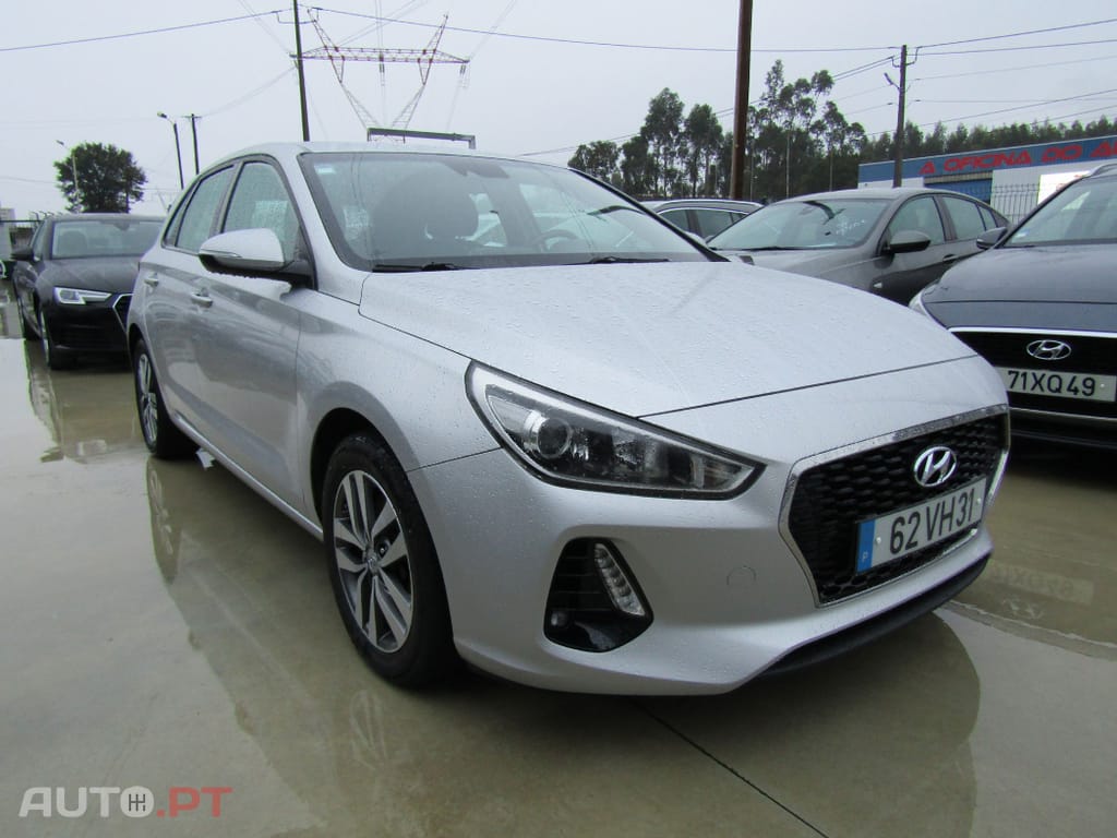 Hyundai i30 1.6 CRDi Blue Comfort Auto AC+J17 DCT
