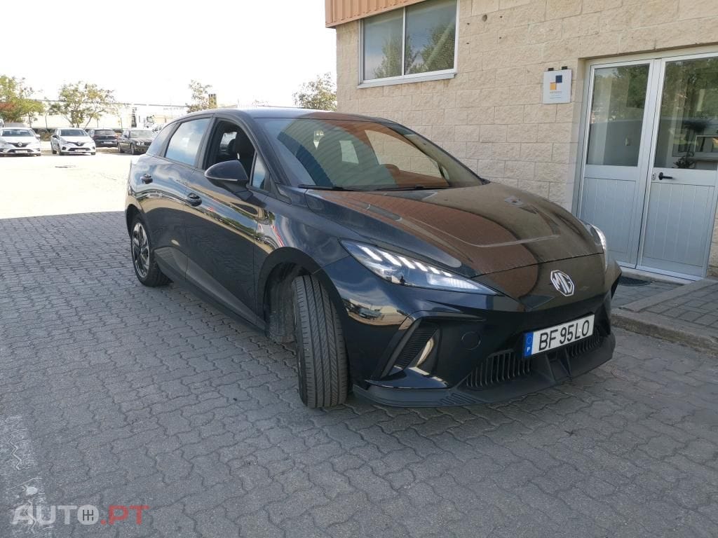 MG MG4 51 kWh Standard