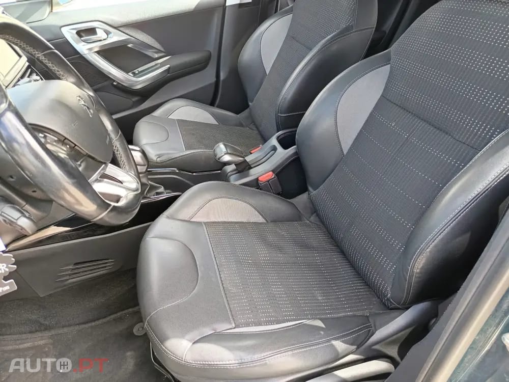 Peugeot 2008 1.2 VTi Active