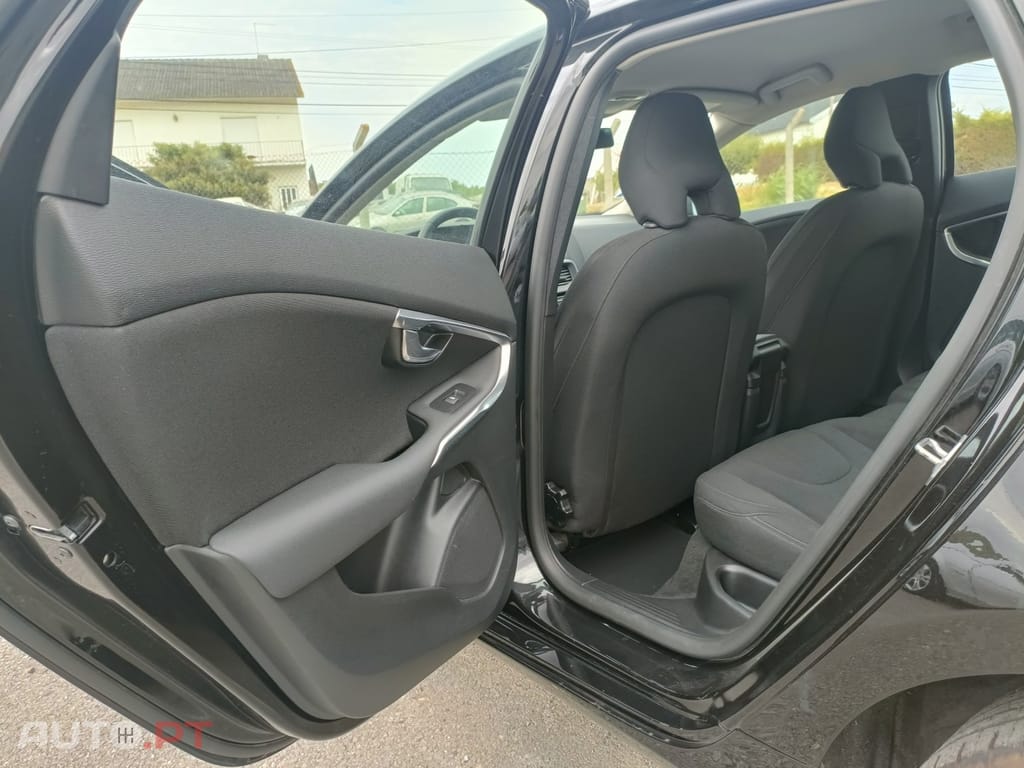 Volvo V40 2.0 D2 Momentum