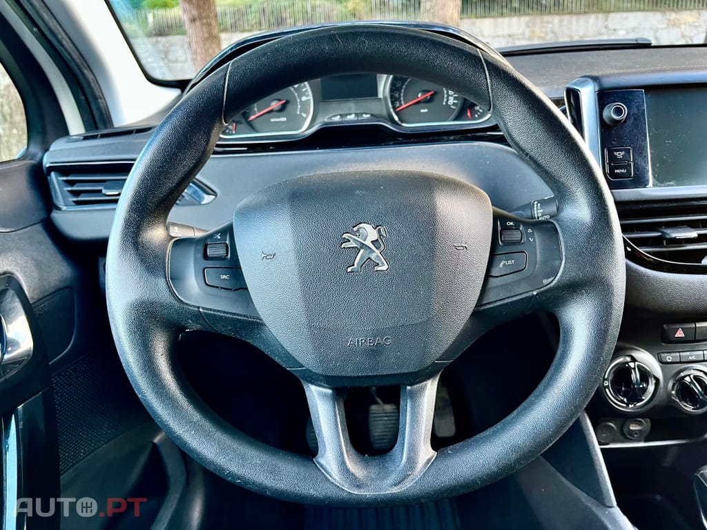 Peugeot 208 ..