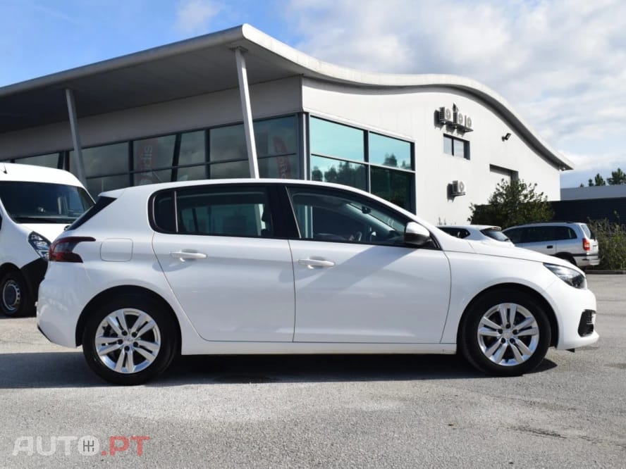 Peugeot 308 1.5 BlueHDi Business Line