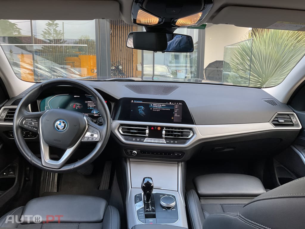 BMW 320 e Touring Line Sport Auto