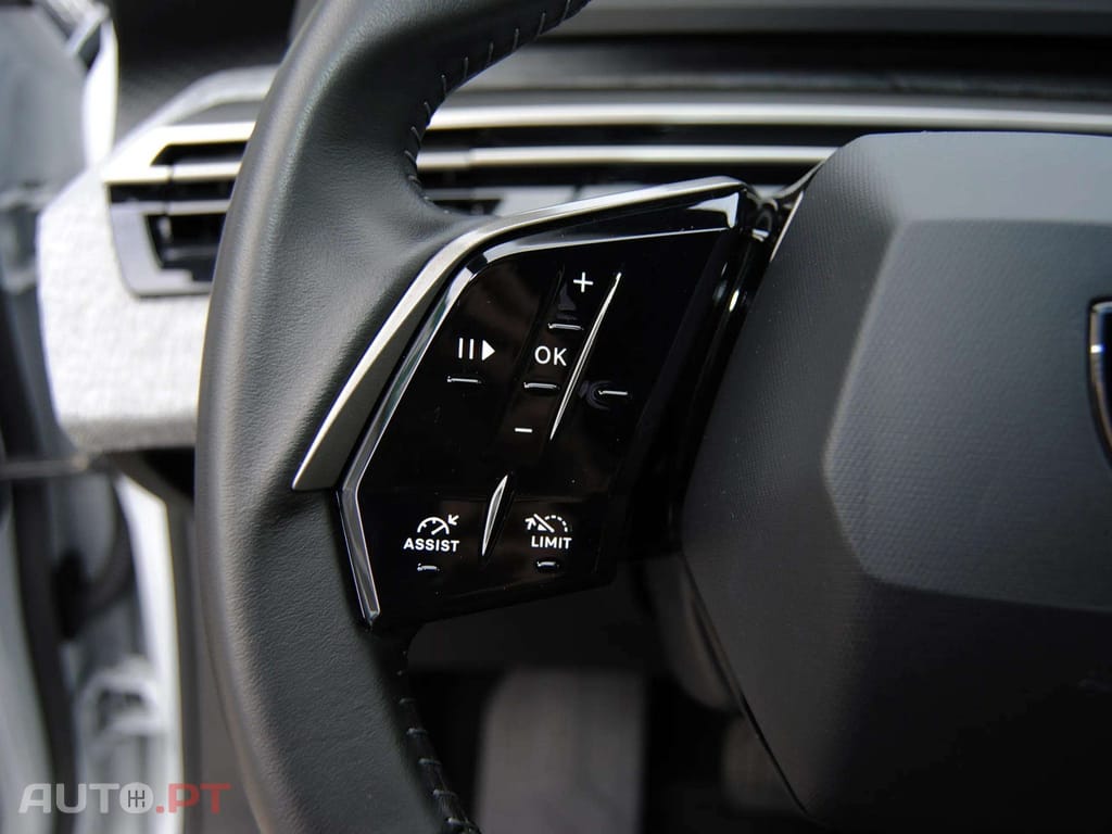 Peugeot 3008 1.2 Hybrid Allure e-DCS6