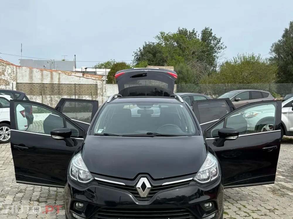 Renault Clio Outro